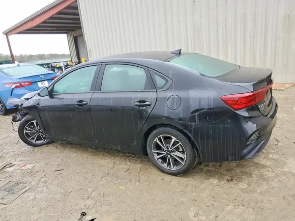 3KPF24AD7NE462065 2022 KIA FORTE - Image 2