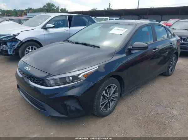 3KPF24AD7NE462499 2022 KIA FORTE - Image 2