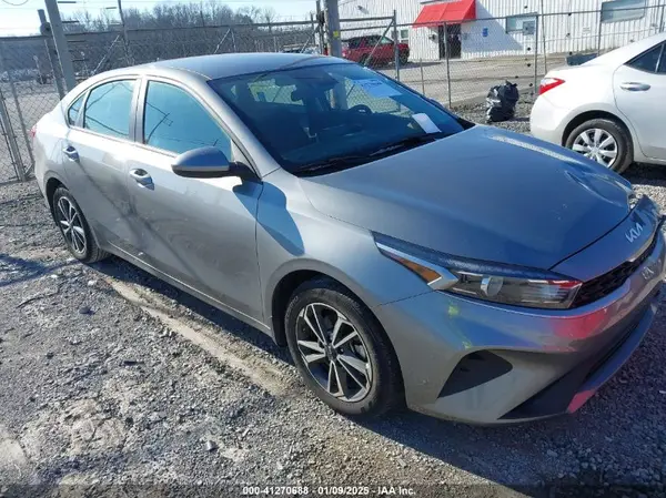 3KPF24AD7NE465144 2022 KIA FORTE - Image 1