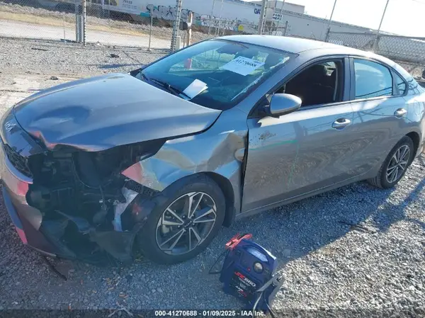 3KPF24AD7NE465144 2022 KIA FORTE - Image 2