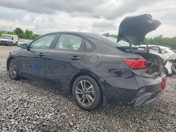 3KPF24AD7NE465323 2022 KIA FORTE - Image 2