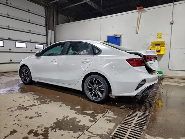 3KPF24AD7NE465872 2022 KIA FORTE - Image 2