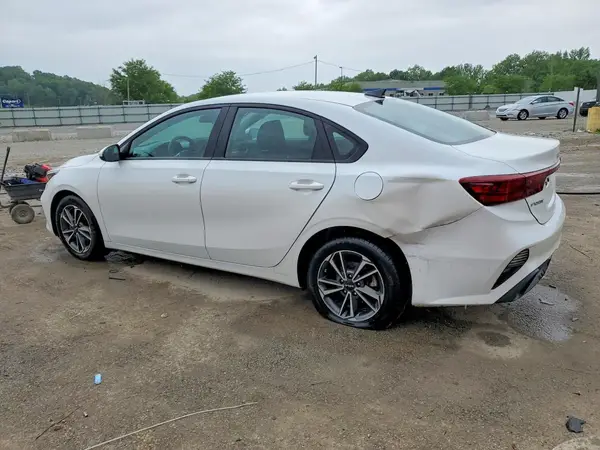 3KPF24AD7NE466438 2022 KIA FORTE - Image 2