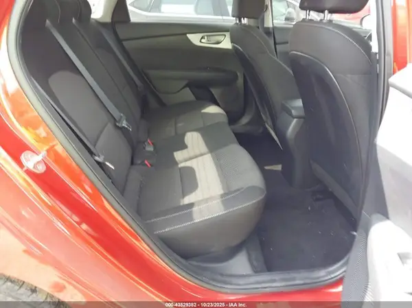 3KPF24AD7NE467458 2022 KIA FORTE - Image 8