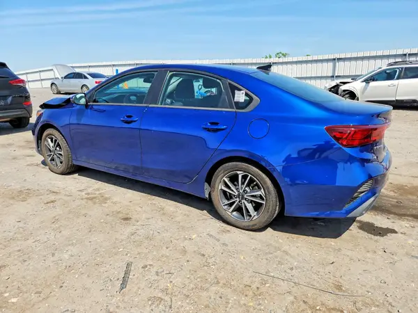3KPF24AD7NE467881 2022 KIA FORTE - Image 2