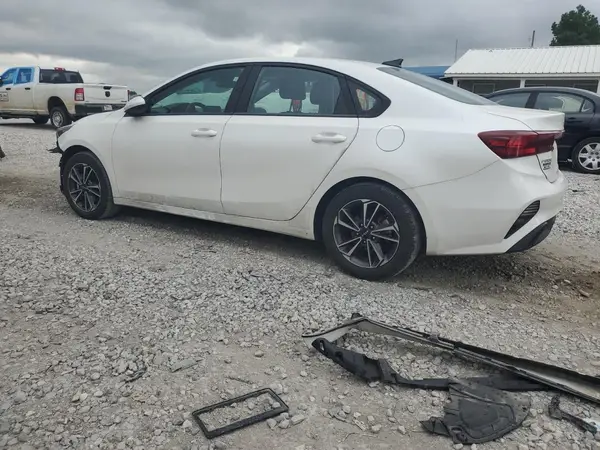 3KPF24AD7NE469016 2022 KIA FORTE - Image 2