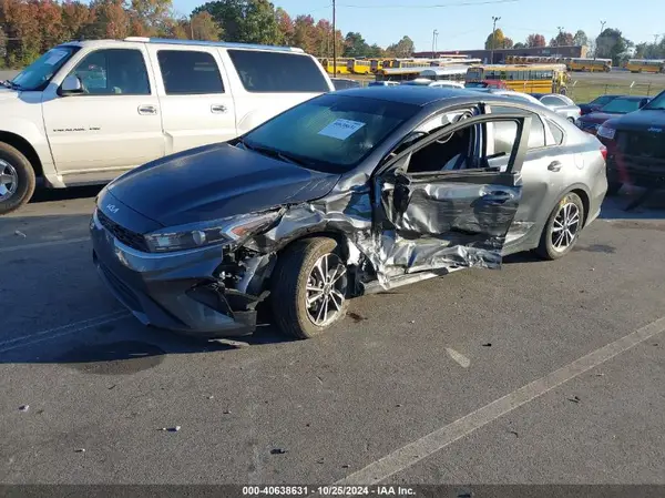 3KPF24AD7NE471929 2022 KIA FORTE - Image 2