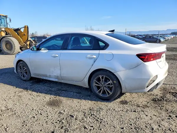 3KPF24AD7NE475253 2022 KIA FORTE - Image 2