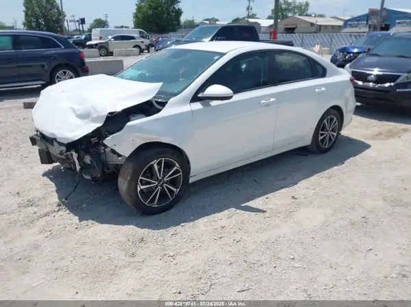 3KPF24AD7NE481389 2022 KIA FORTE - Image 2