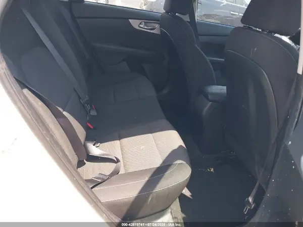 3KPF24AD7NE481389 2022 KIA FORTE - Image 8