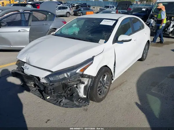 3KPF24AD7NE482994 2022 KIA FORTE - Image 2