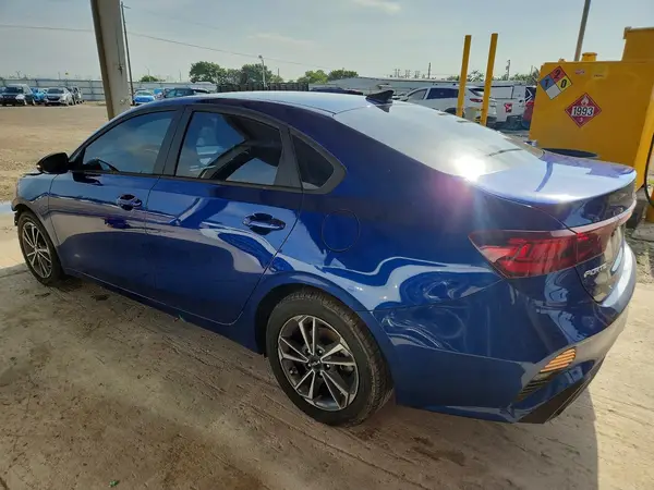 3KPF24AD7NE483532 2022 KIA FORTE - Image 2
