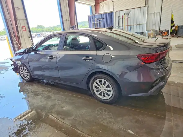 3KPF24AD7NE484258 2022 KIA FORTE - Image 2