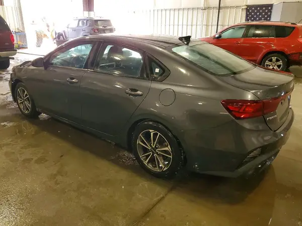 3KPF24AD7NE486009 2022 KIA FORTE - Image 2