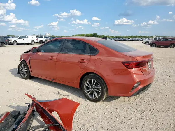 3KPF24AD7NE486754 2022 KIA FORTE - Image 2