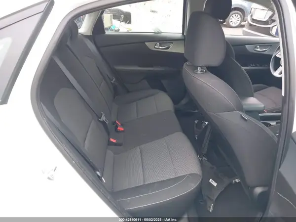 3KPF24AD7NE487564 2022 KIA FORTE - Image 8