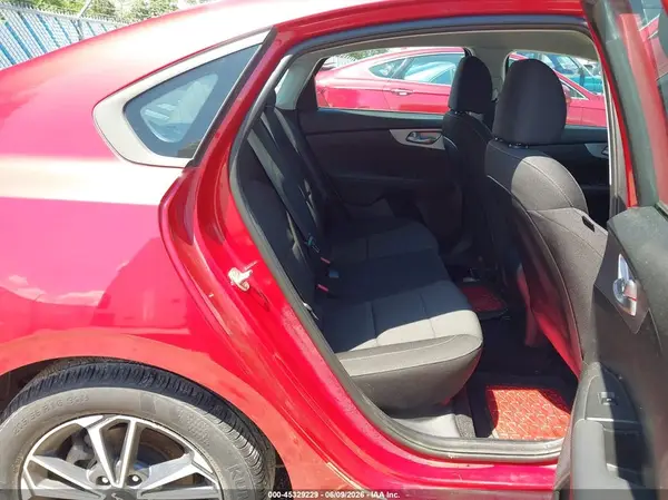 3KPF24AD7NE490111 2022 KIA FORTE - Image 8