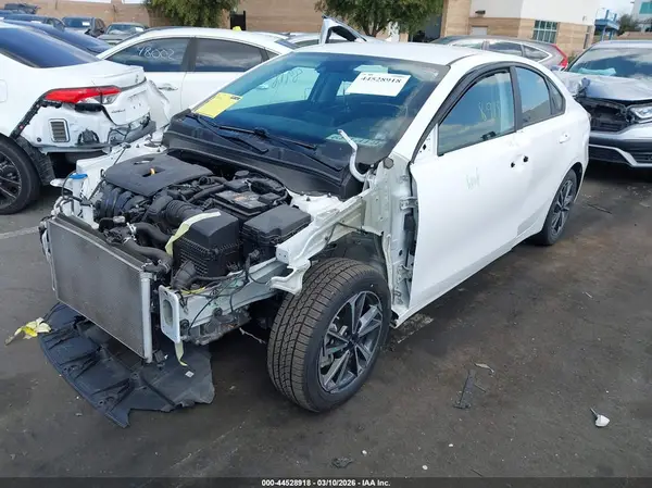 3KPF24AD7NE490299 2022 KIA FORTE - Image 2
