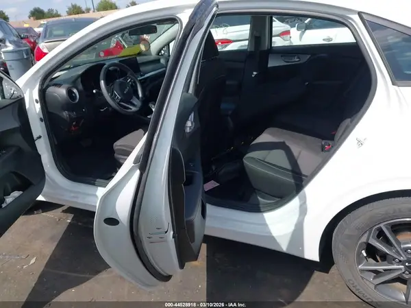3KPF24AD7NE490299 2022 KIA FORTE - Image 8