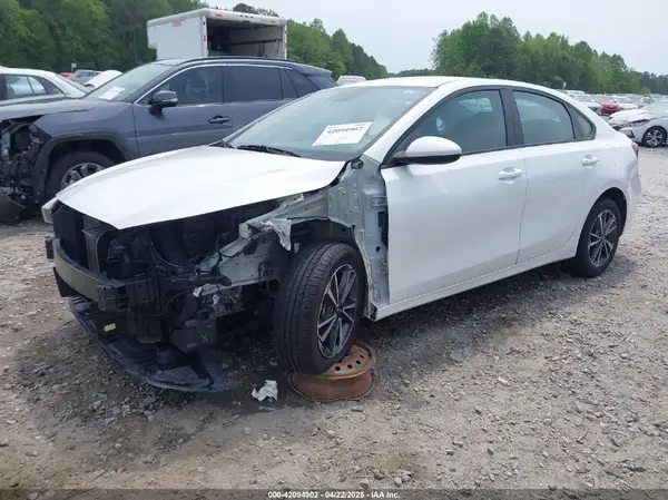 3KPF24AD7NE490948 2022 KIA FORTE - Image 2