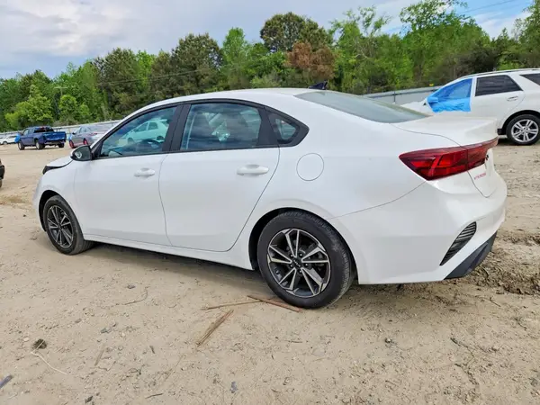 3KPF24AD7NE499987 2022 KIA FORTE - Image 2