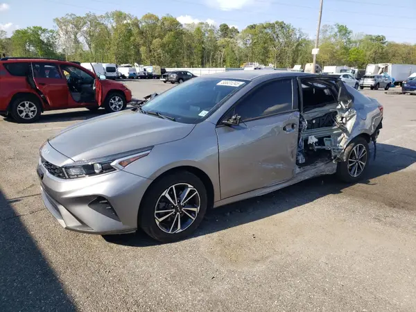 3KPF24AD7NE500555 2022 KIA FORTE - Image 1