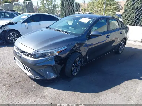3KPF24AD7NE501608 2022 KIA FORTE - Image 2
