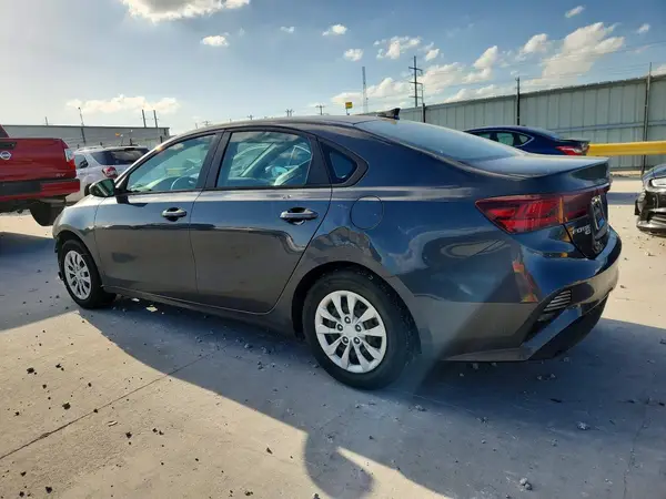 3KPF24AD7NE502371 2022 KIA FORTE - Image 2