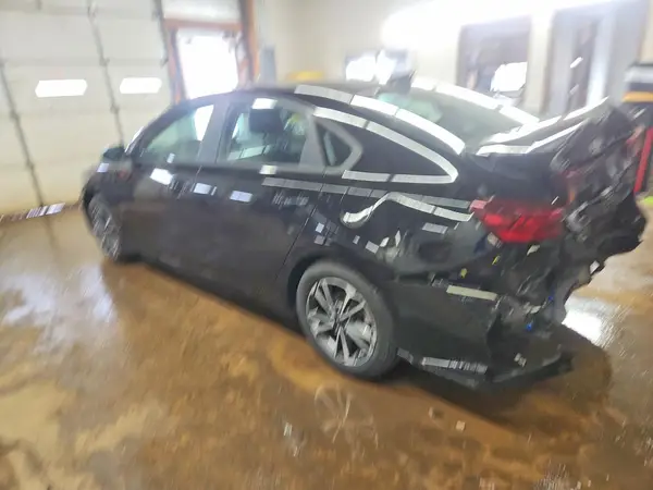 3KPF24AD7NE503715 2022 KIA FORTE - Image 2