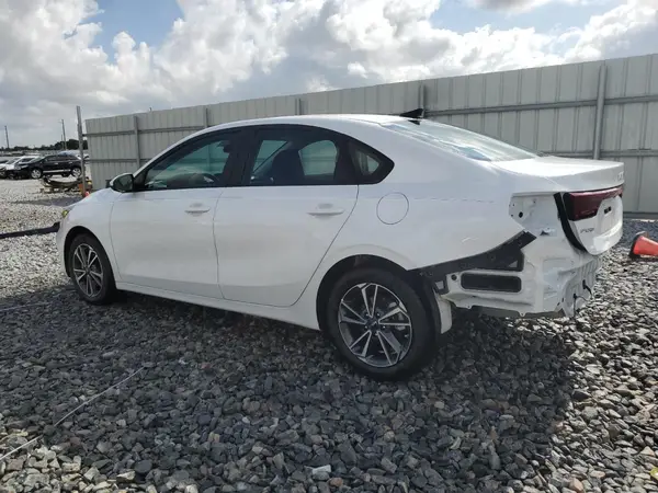 3KPF24AD7NE503892 2022 KIA FORTE - Image 2