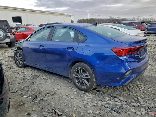 3KPF24AD7PE504432 2023 KIA FORTE - Image 2