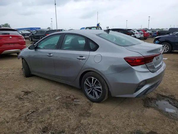 3KPF24AD7PE506990 2023 KIA FORTE - Image 2