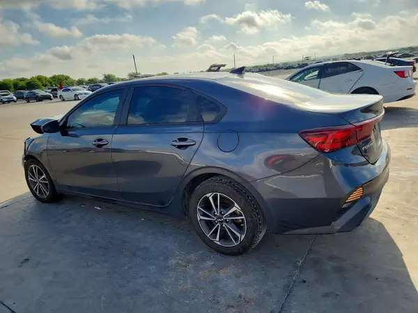 3KPF24AD7PE508299 2023 KIA FORTE - Image 2