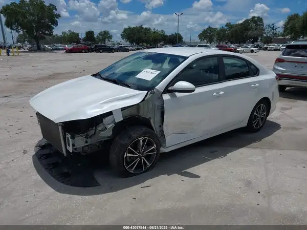 3KPF24AD7PE508674 2023 KIA FORTE - Image 2