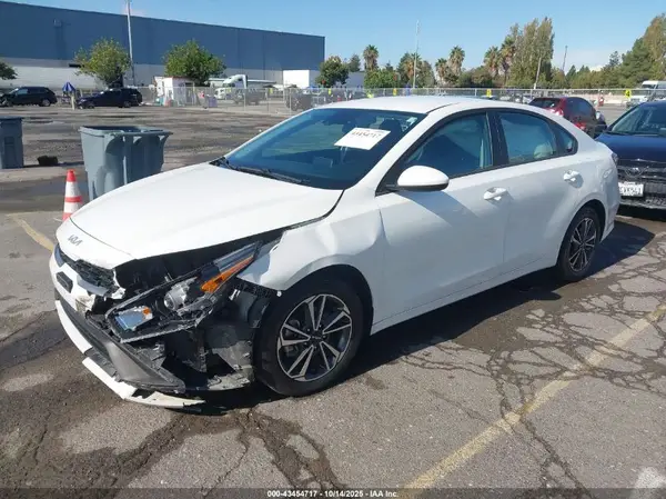 3KPF24AD7PE509842 2023 KIA FORTE - Image 2