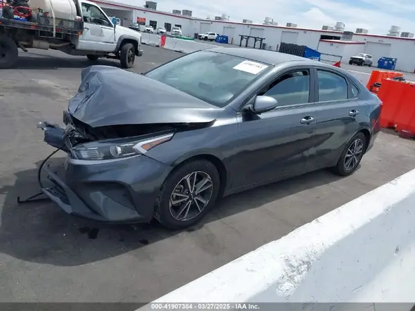 3KPF24AD7PE512241 2023 KIA FORTE - Image 2