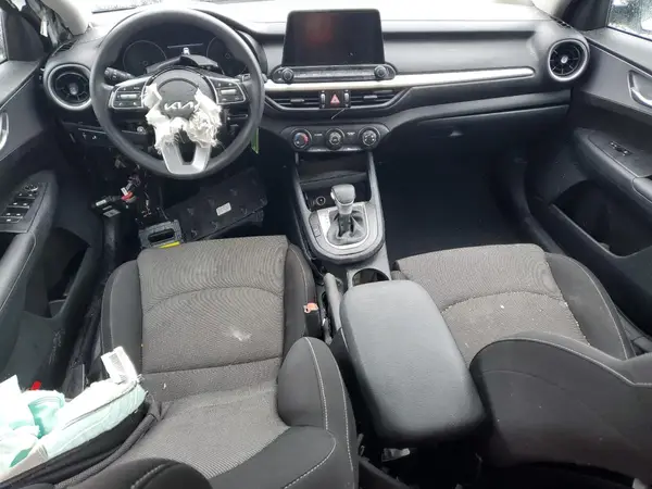 3KPF24AD7PE516225 2023 KIA FORTE - Image 8