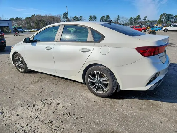 3KPF24AD7PE516466 2023 KIA FORTE - Image 2
