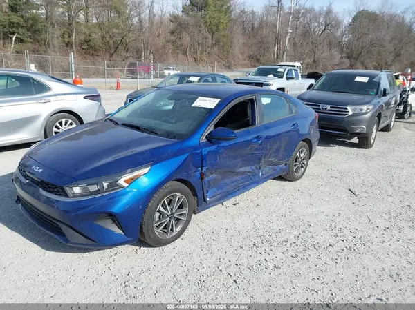 3KPF24AD7PE519514 2023 KIA FORTE - Image 2