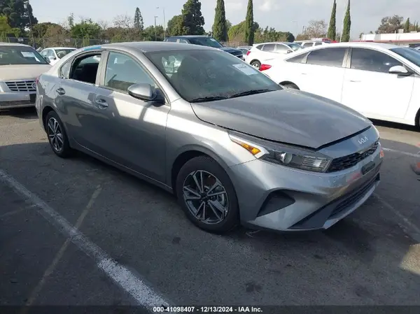 3KPF24AD7PE520324 2023 KIA FORTE - Image 1