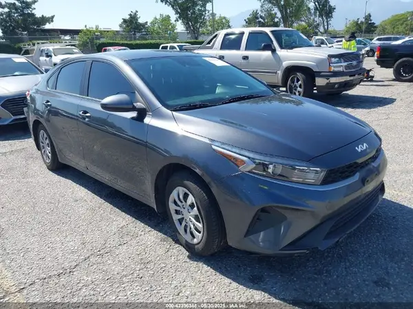 3KPF24AD7PE520601 2023 KIA FORTE - Image 1