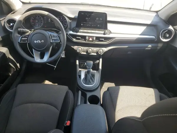 3KPF24AD7PE524695 2023 KIA FORTE - Image 8