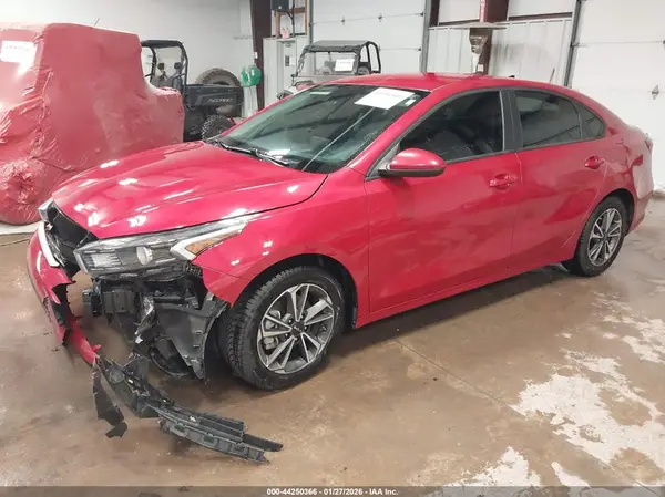 3KPF24AD7PE525667 2023 KIA FORTE - Image 2