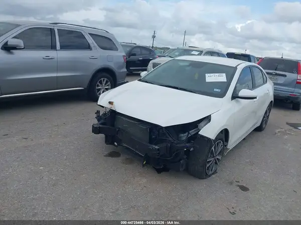 3KPF24AD7PE525961 2023 KIA FORTE - Image 2