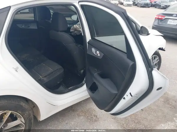 3KPF24AD7PE525961 2023 KIA FORTE - Image 8