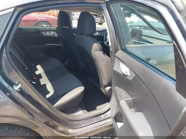 3KPF24AD7PE526396 2023 KIA FORTE - Image 8