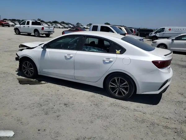 3KPF24AD7PE527192 2023 KIA FORTE - Image 2
