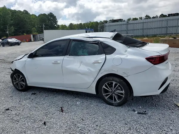 3KPF24AD7PE527306 2023 KIA FORTE - Image 2