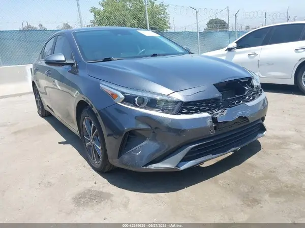 3KPF24AD7PE527662 2023 KIA FORTE - Image 1