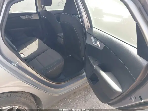 3KPF24AD7PE528553 2023 KIA FORTE - Image 8